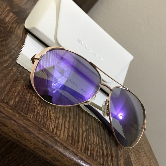 Michael Kors Chelsea sunglasses - Picture 2 of 3
